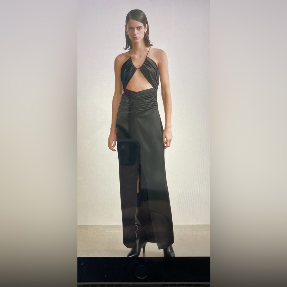 Massimo Dutti evening dress. Black size medium. Never worn.